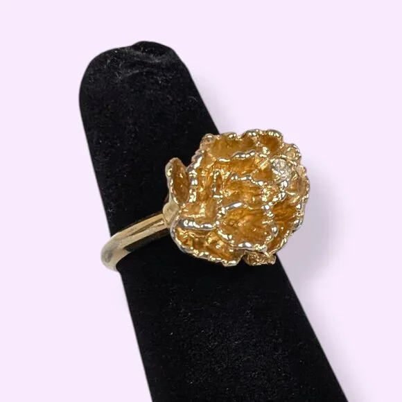 V. Avon Floral Rhinestone Ring - Picture 2 of 7